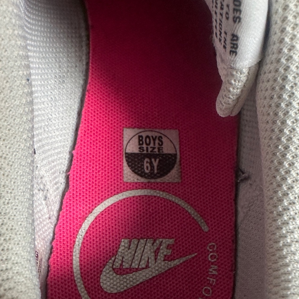Nike Kids Sneakers White and Pink - Picture 4 of 4